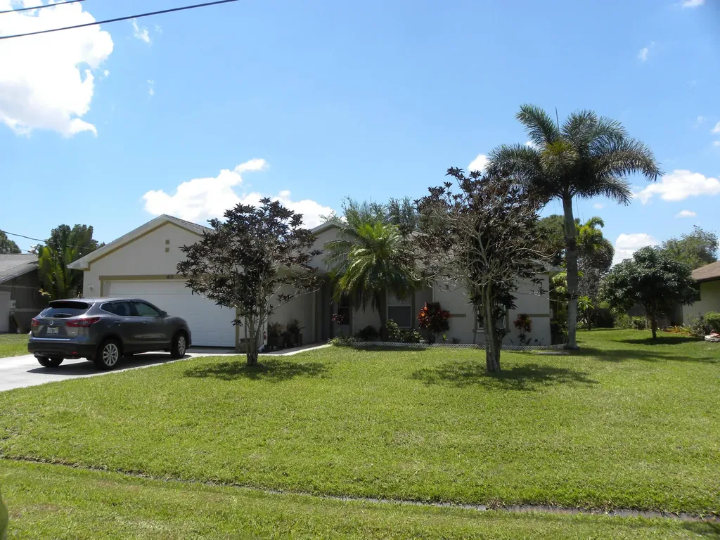 410 SW Eyerly Avenue Port St Lucie FL 34983