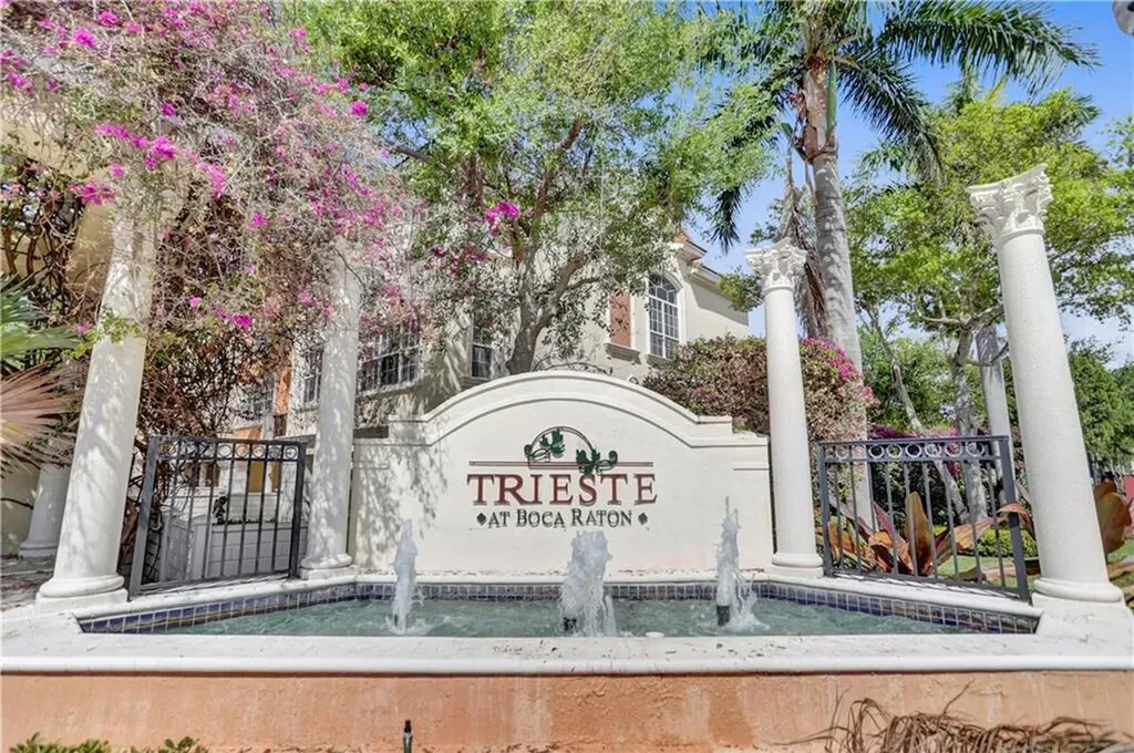 5785 NE Verde Circle Boca Raton FL 33487