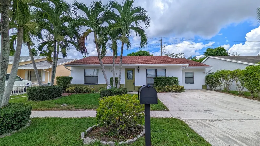5958 Ithaca Circle W Lake Worth FL 33463