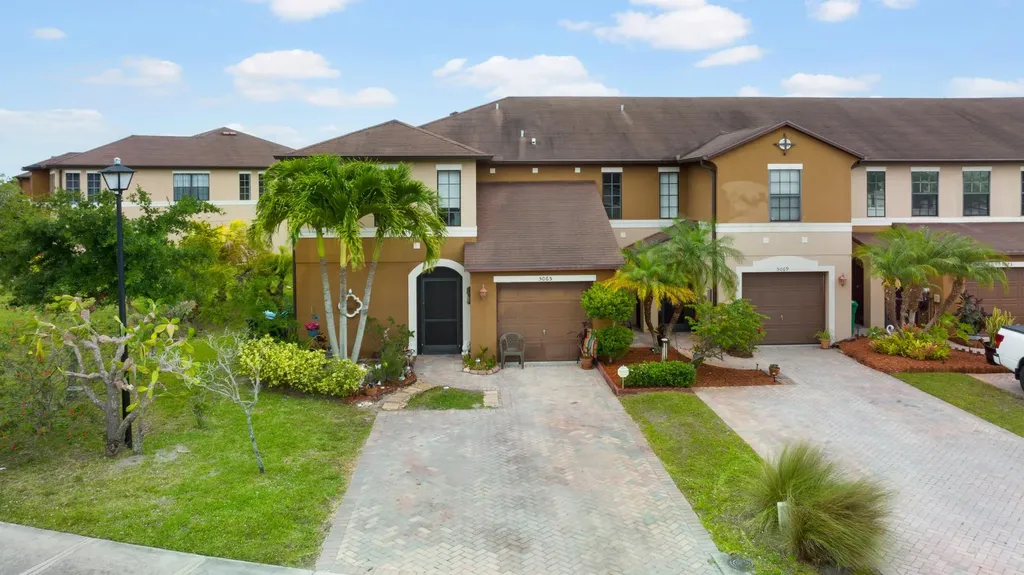 5065 NW Coventry Circle Port St Lucie FL 34986