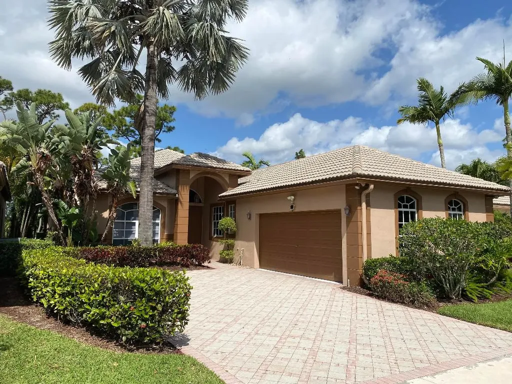 5401 Fountains Drive S Lake Worth FL 33467