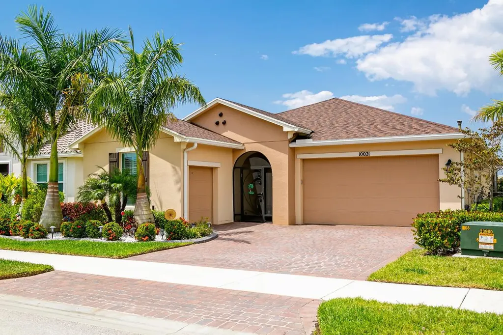 10021 SW Coral Tree Circle Port St Lucie FL 34987