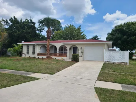 895 SE Festivo Court Port St Lucie FL 34983