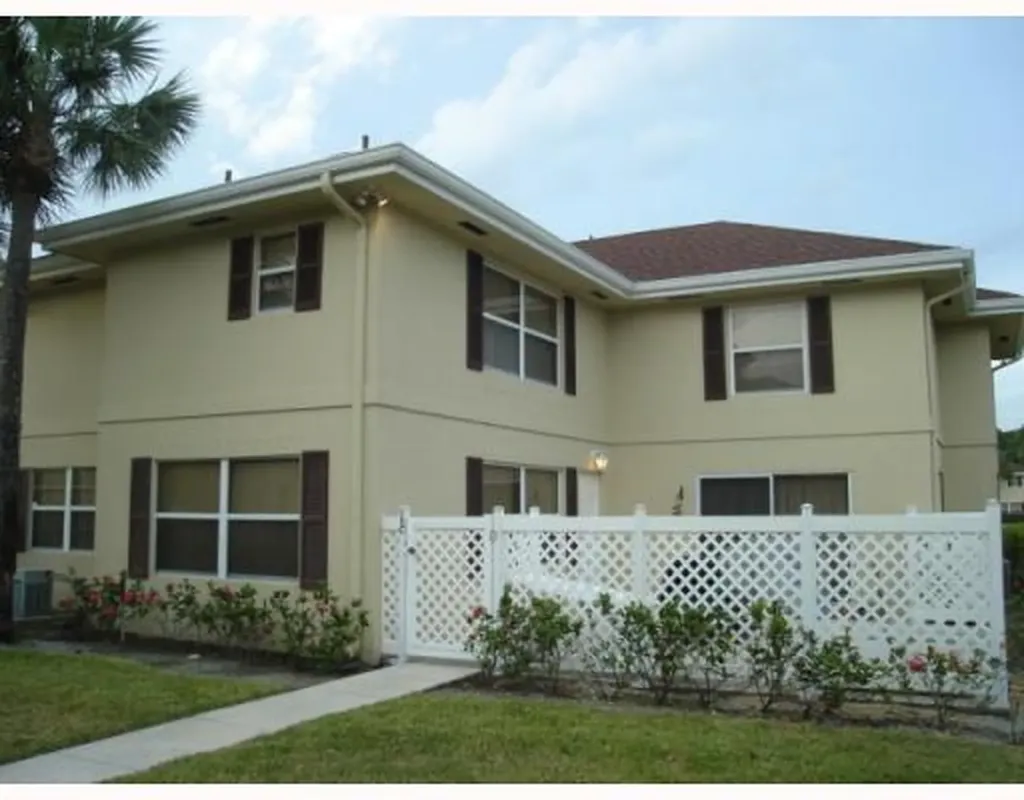 15 Amherst Court Royal Palm Beach FL 33411