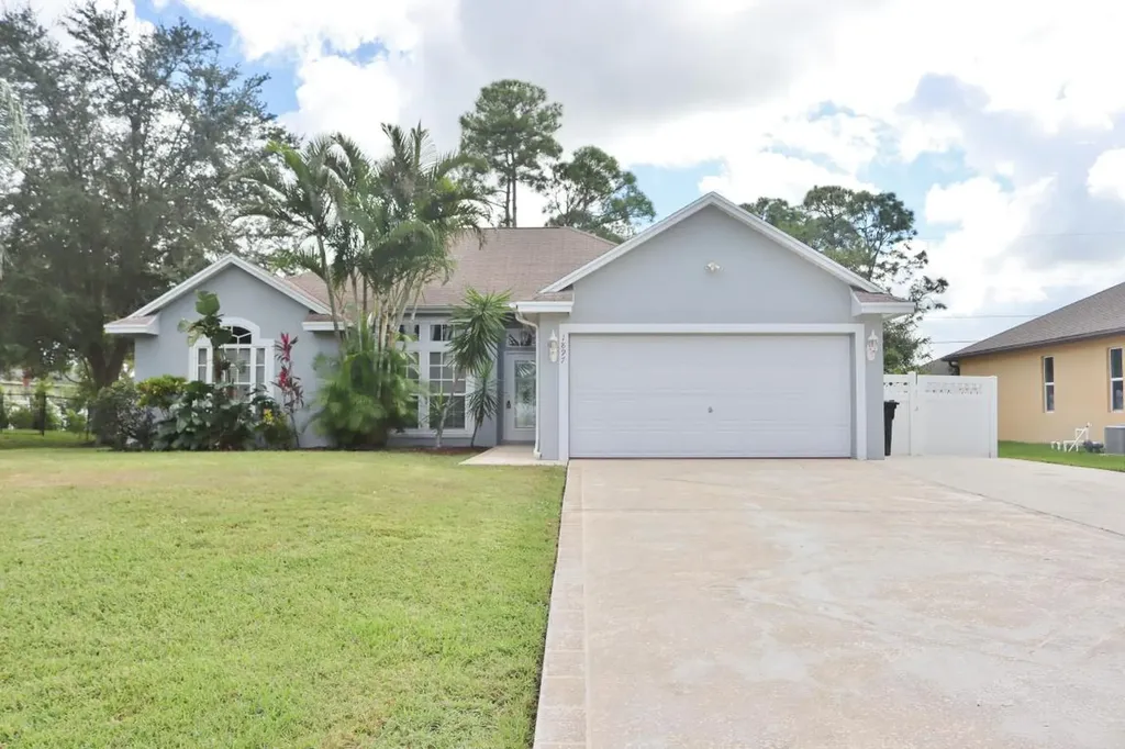1897 SW Erie Street Port St Lucie FL 34953