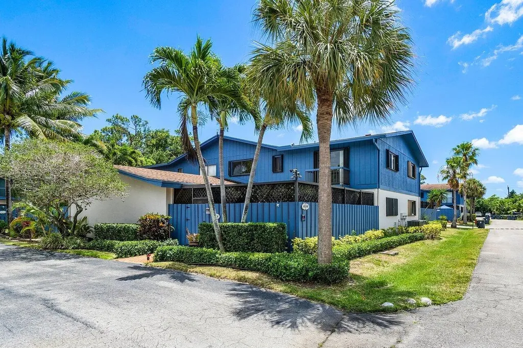 4644 Holly Lake Drive Lake Worth FL 33463