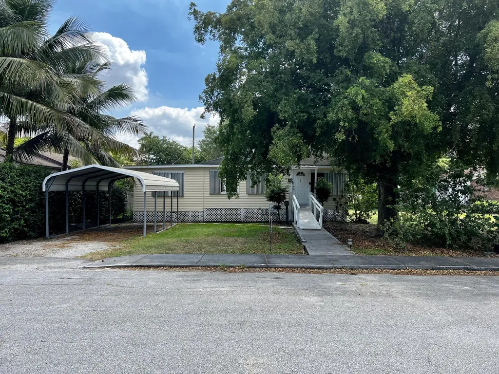 350 Banyan Avenue Pahokee FL 33476
