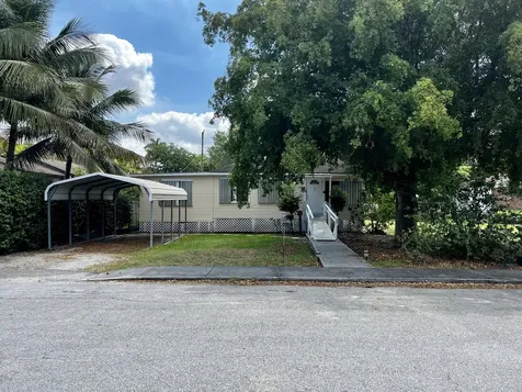 350 Banyan Avenue Pahokee FL 33476