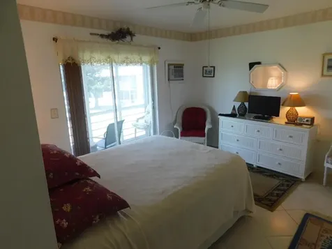 110 Salisbury E West Palm Beach FL 33417
