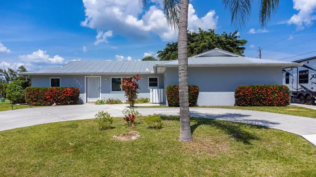 1273 SE Preston Lane Port St Lucie FL 34983