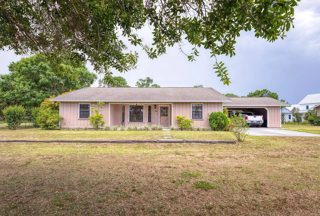 4025 62nd Court Vero Beach FL 32966