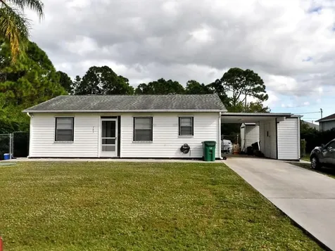 789 NW Bristol Street Port St Lucie FL 34983