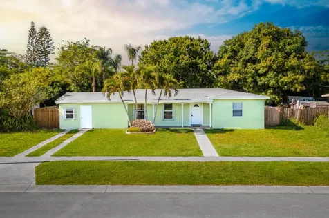 131 SE Castana Court Port St Lucie FL 34983