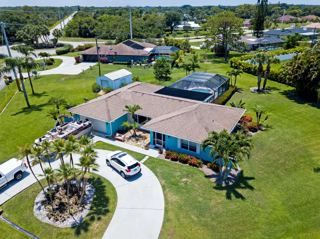 2082 SE Giffen Avenue Port St Lucie FL 34952