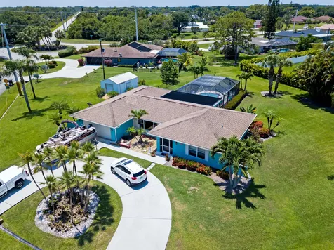 2082 SE Giffen Avenue Port St Lucie FL 34952