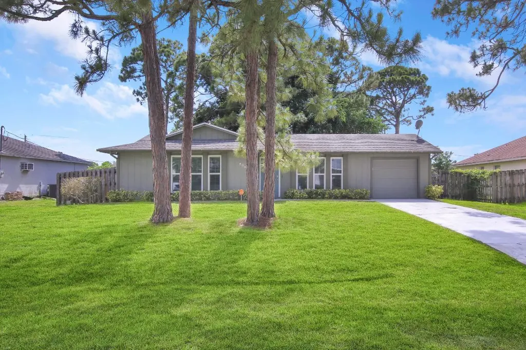 1474 SE Barker Lane Port St Lucie FL 34983
