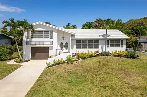 6902 Tradewind Way Lake Worth FL 33462
