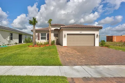 8437 NW Greenbank Circle Port St Lucie FL 34987