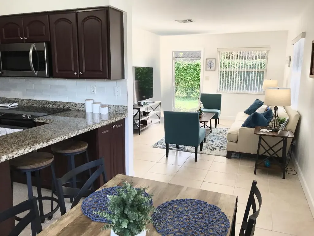 685 Glouchester Street Boca Raton FL 33487