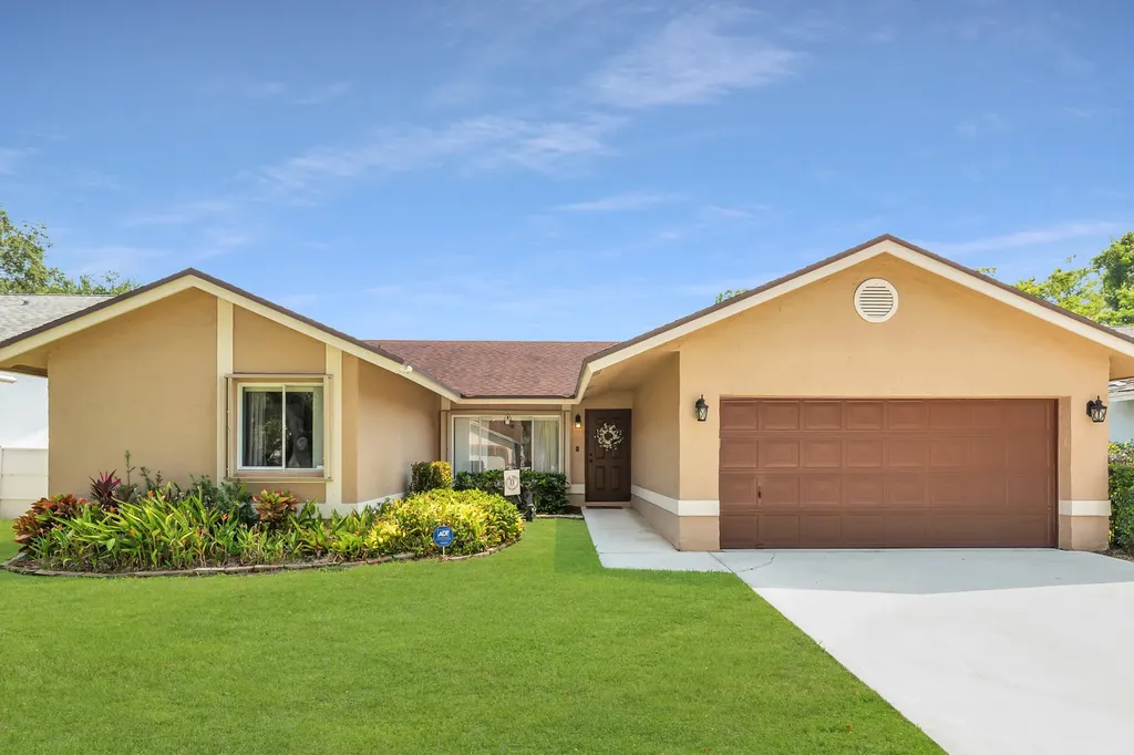 6654 NW 42nd Terrace Coconut Creek FL 33073