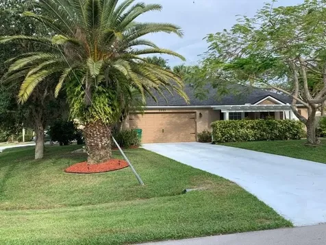 2225 SW Trapp Terrace Port St Lucie FL 34953