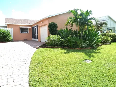 5537 Mirror Lakes Boulevard Boynton Beach FL 33472