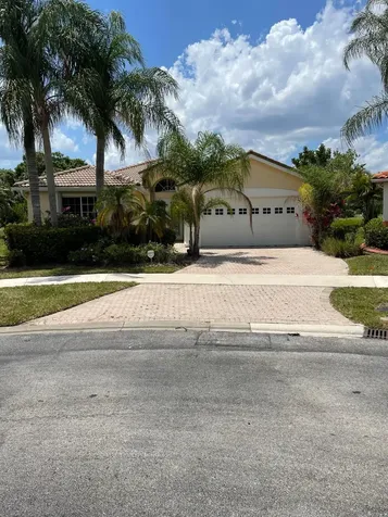 573 SW Saint Georges Bay Port St Lucie FL 34986