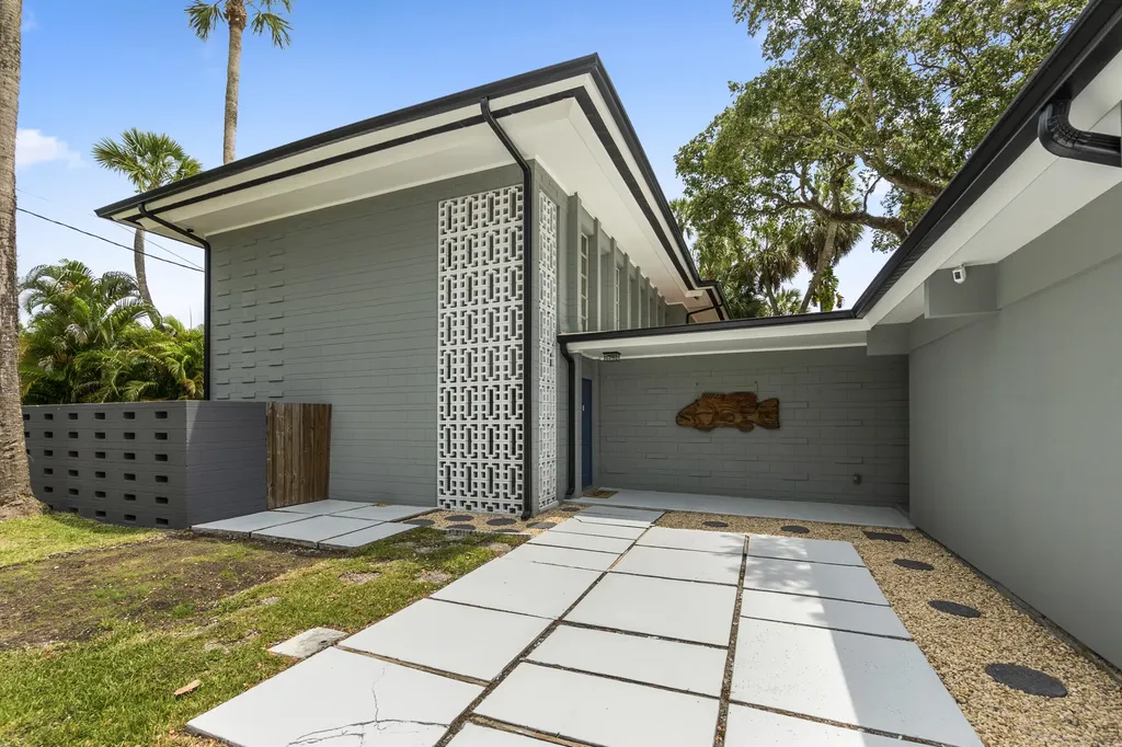 1102 S 10th Street Fort Pierce FL 34950
