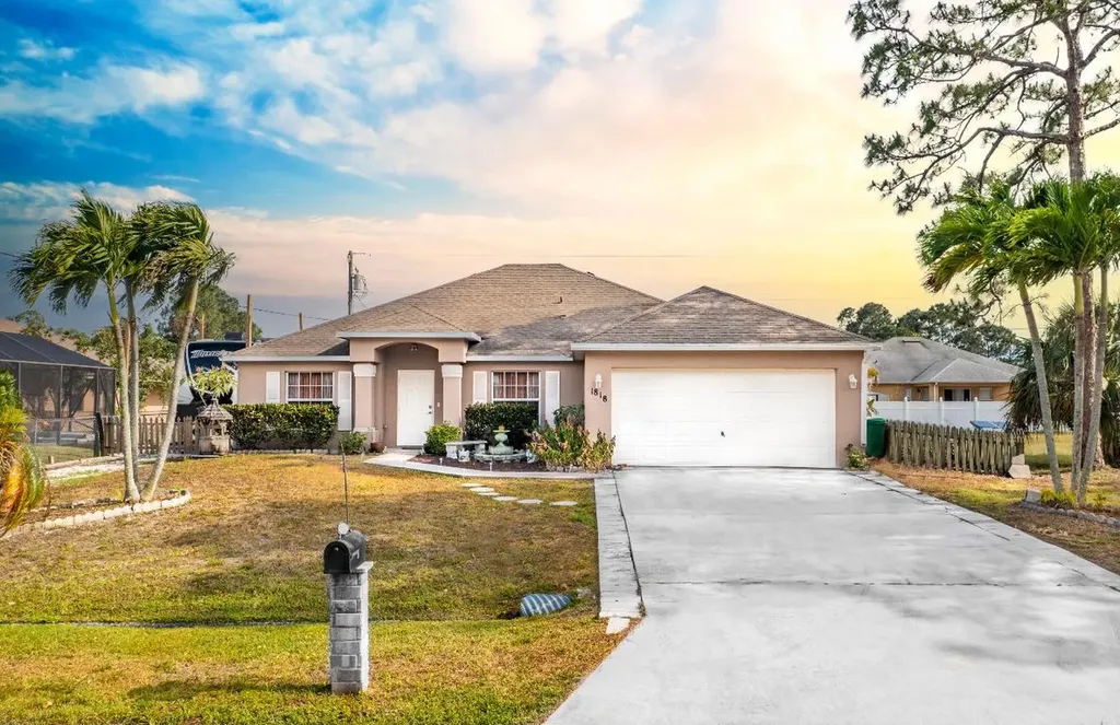 1818 SW Elijah Avenue Port St Lucie FL 34953