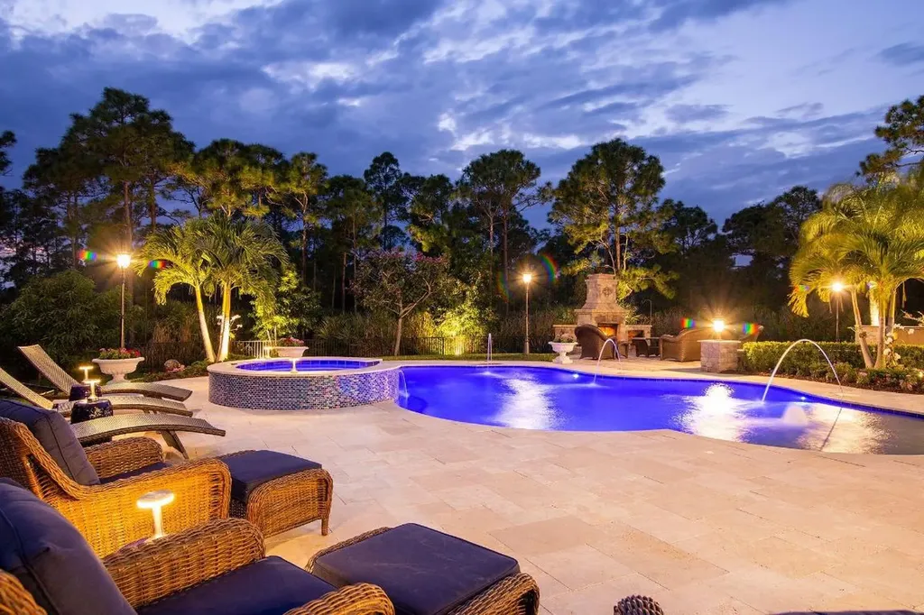 19240 SE Hidden Bridge Court Jupiter FL 33458