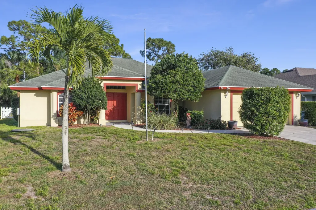 415 NW Ravenswood Lane Port St Lucie FL 34983