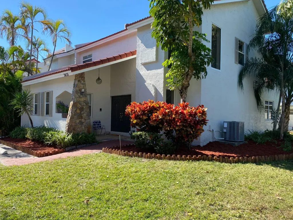 7435 Chablis Court Boca Raton FL 33433