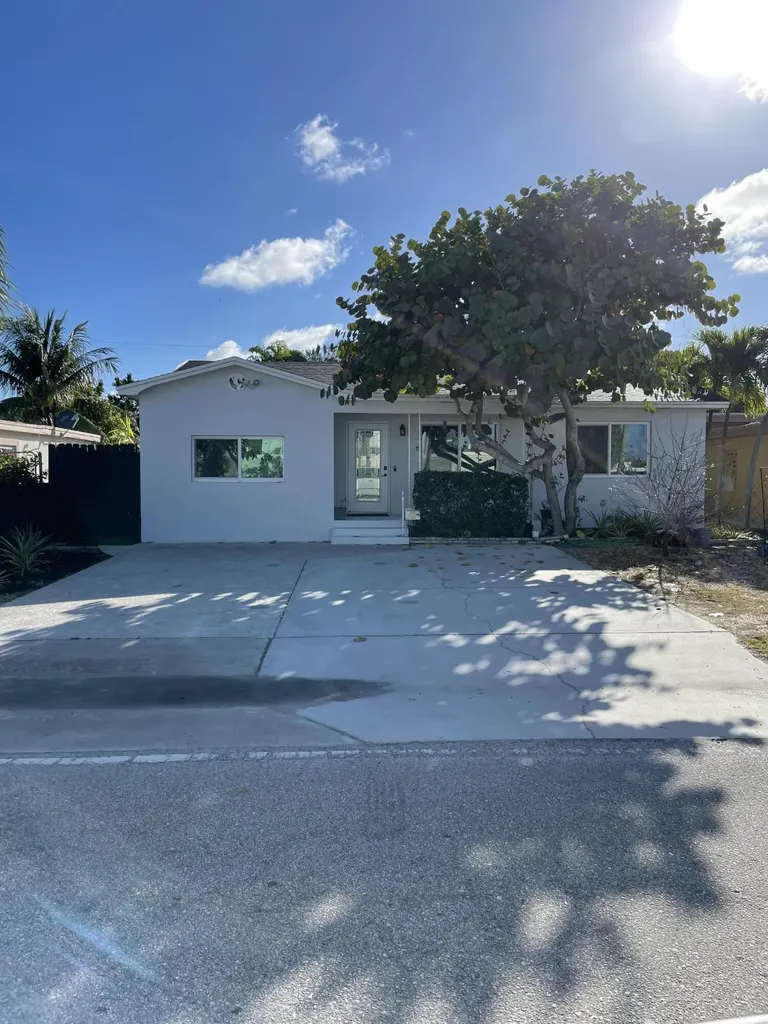 714 N 8th Street Lantana FL 33462