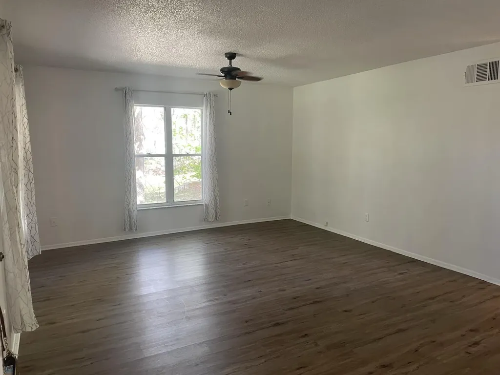 2203 Northlake Drive Sanford FL 32773