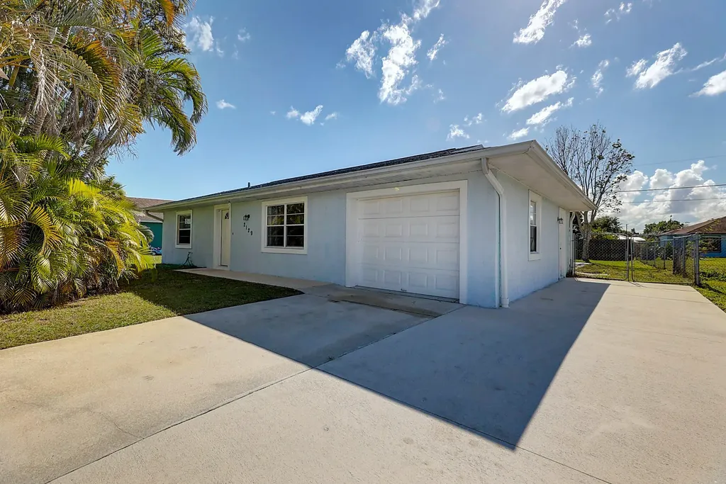 2129 SE Holland Street Port St Lucie FL 34952