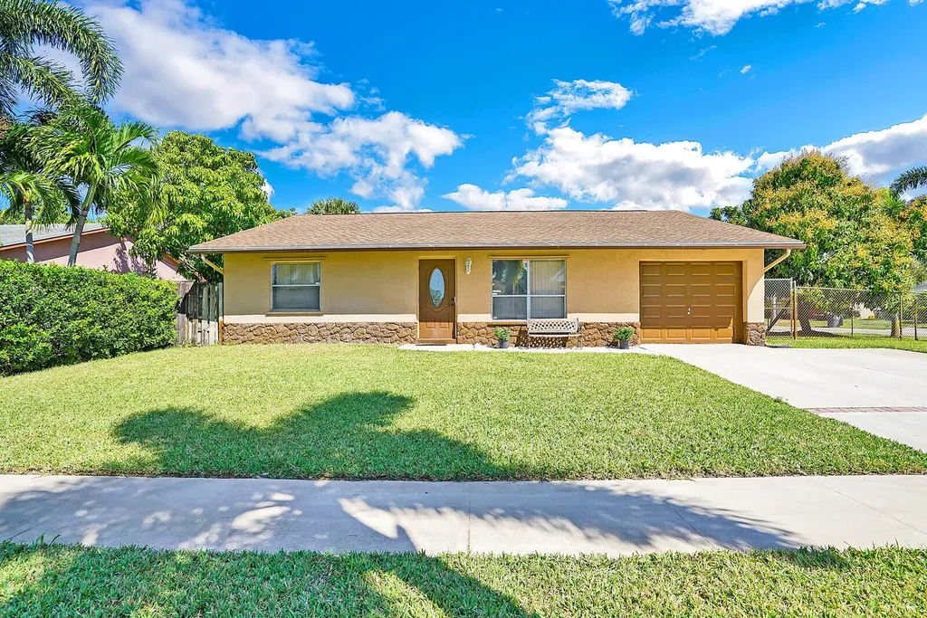 6821 Athena Drive Lake Worth FL 33463