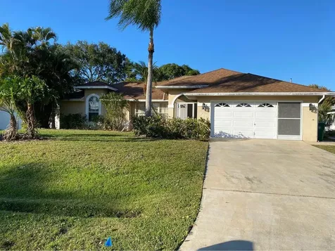 967 SE Belfast Avenue Port St Lucie FL 34983