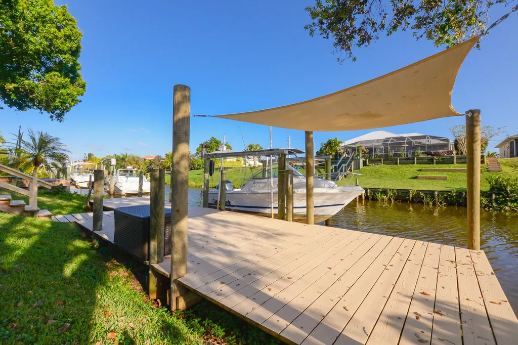 110 NE Twylite Terrace Port St Lucie FL 34983