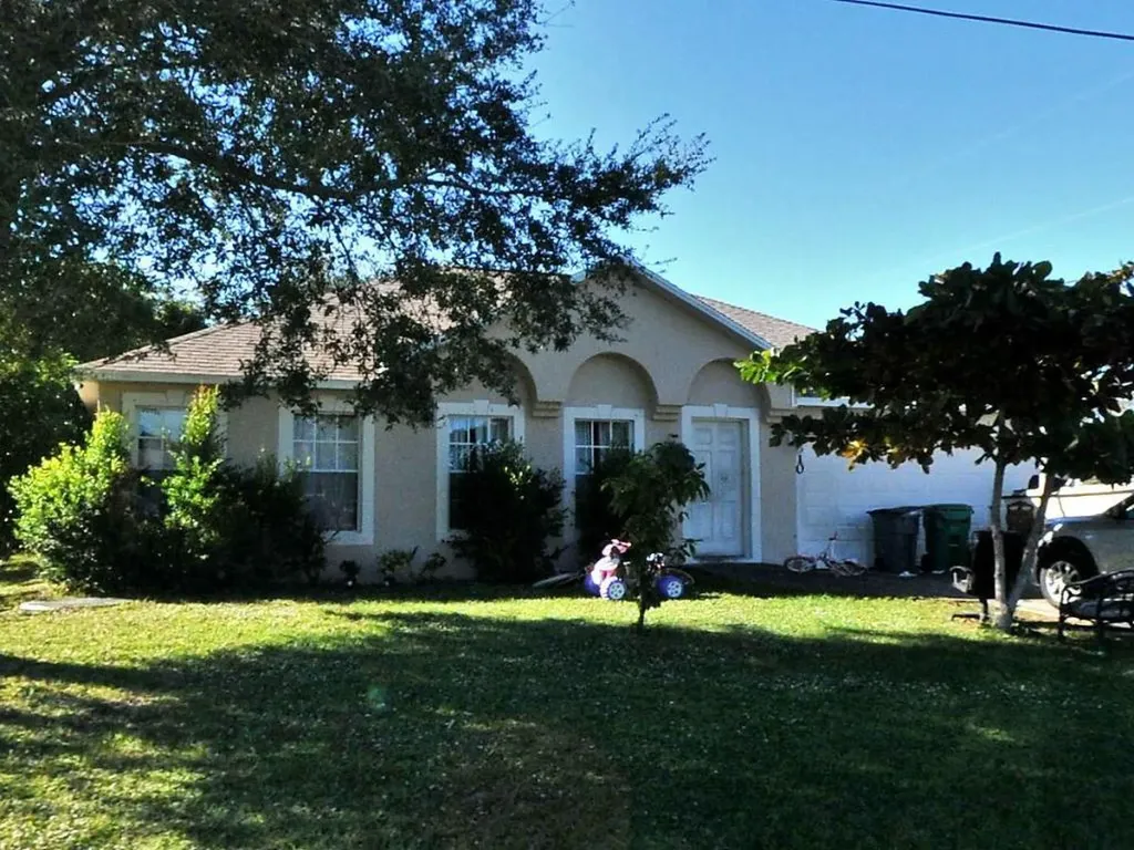 4610 SW Dactyl Street Port St Lucie FL 34953
