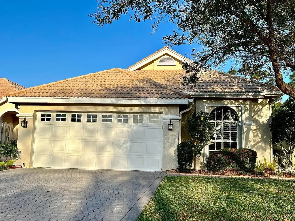 566 SW New Castle Cove Port St Lucie FL 34986