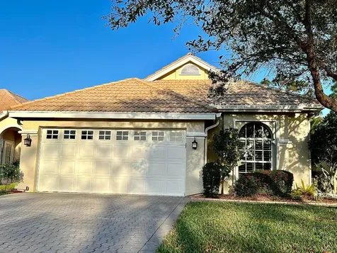 566 SW New Castle Cove Port St Lucie FL 34986