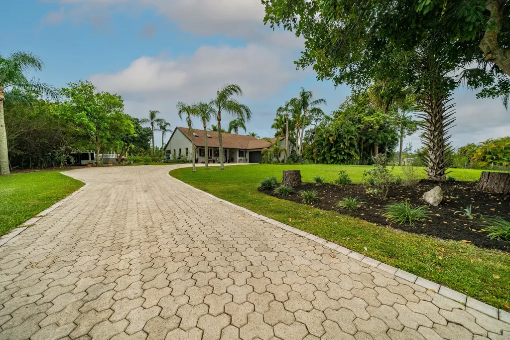 9828 159th Court N Jupiter FL 33478