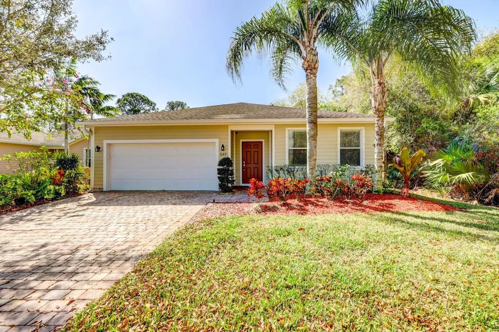 649 NE Moss Rose Place Port St Lucie FL 34983