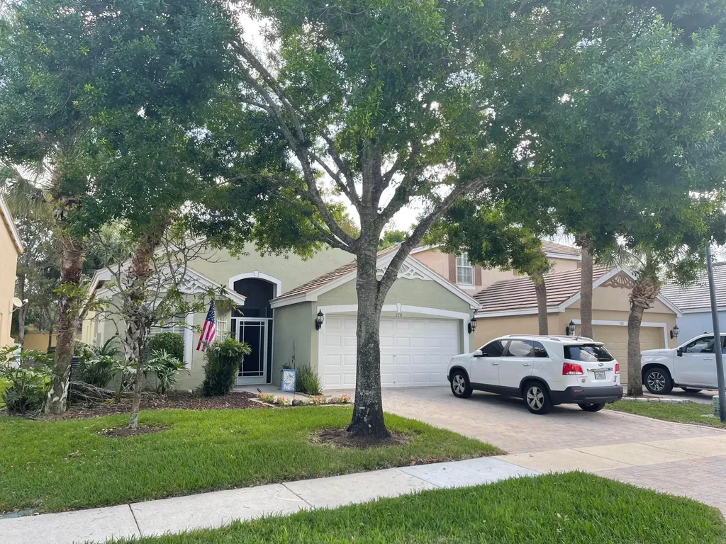 118 Canterbury Place Royal Palm Beach FL 33414