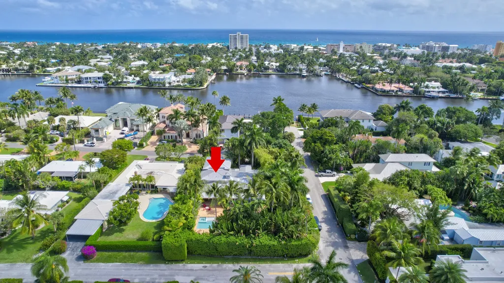 204 Palm Trail Delray Beach FL 33483