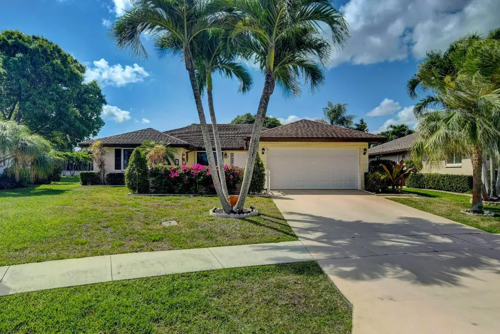 10830 Greentrail Drive S Boynton Beach FL 33436