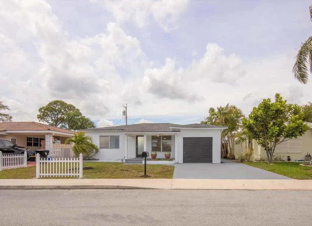 1613 N J Terrace Lake Worth Beach FL 33460