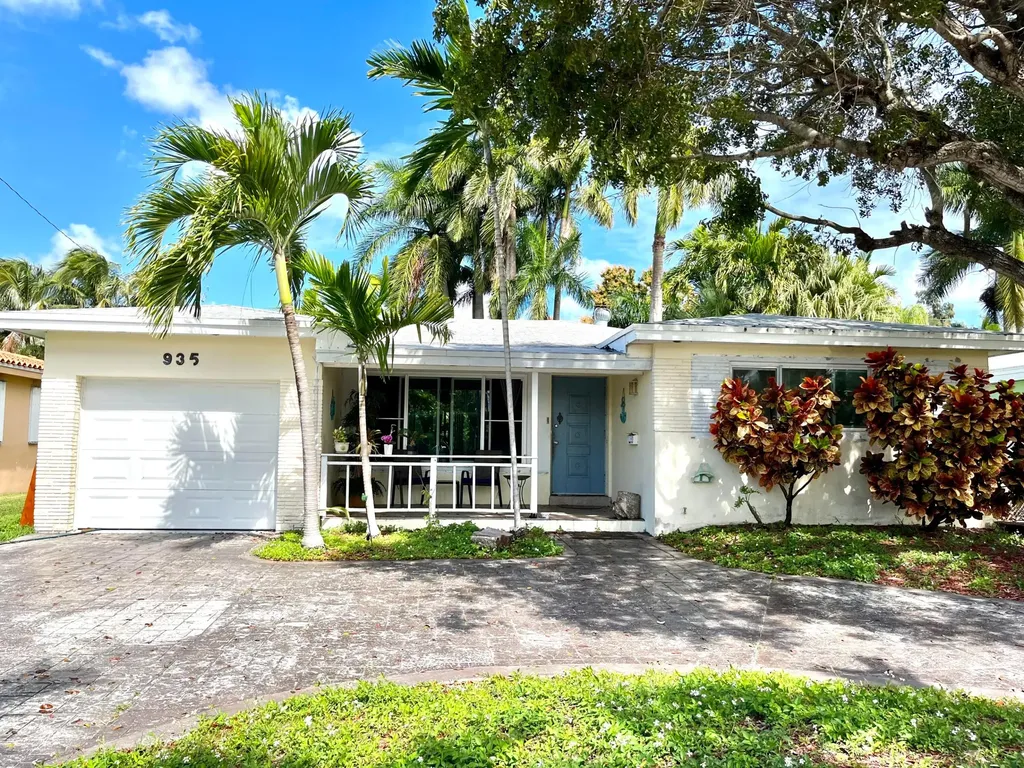 935 Lincoln Street Hollywood FL 33019