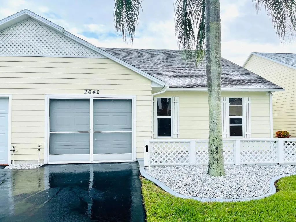 2642 SE Tropical East Circle Port St Lucie FL 34952