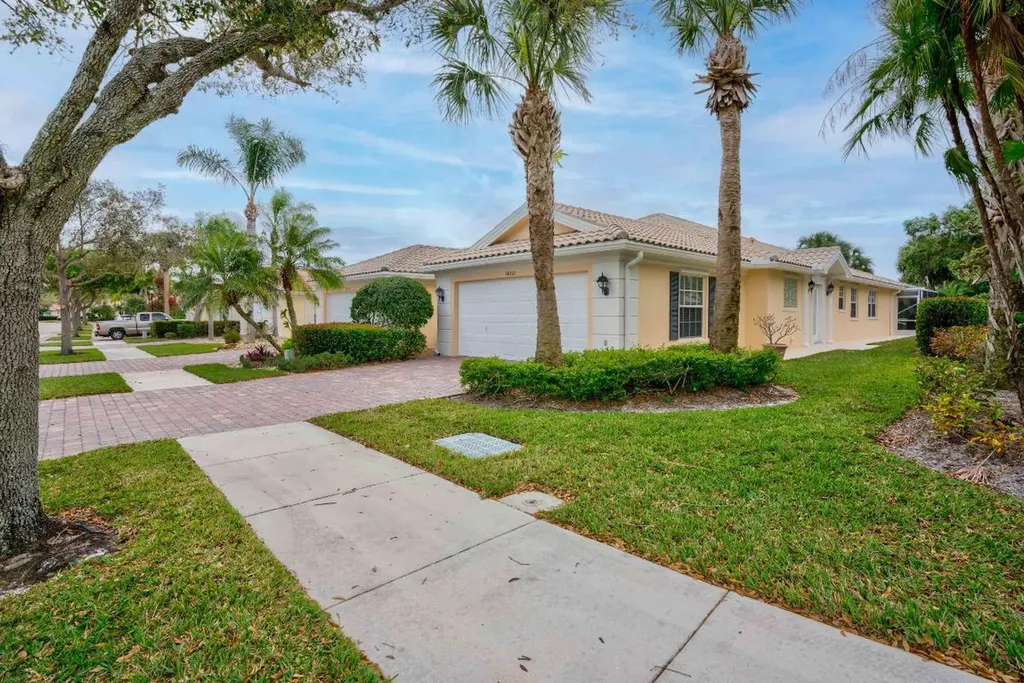 9014 SE Hawks Nest Court Hobe Sound FL 33455
